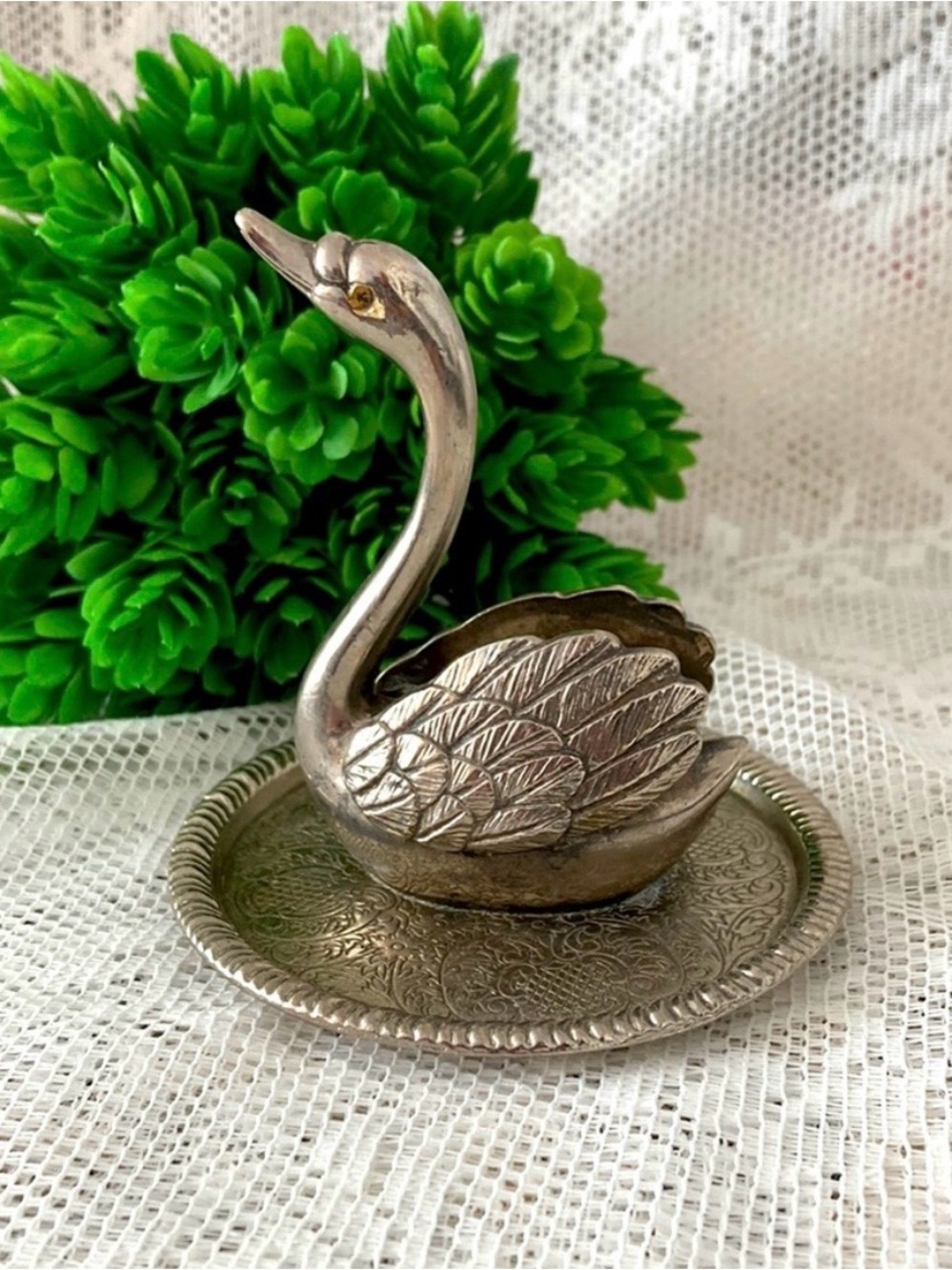Elegant Silver Swan Home Accent